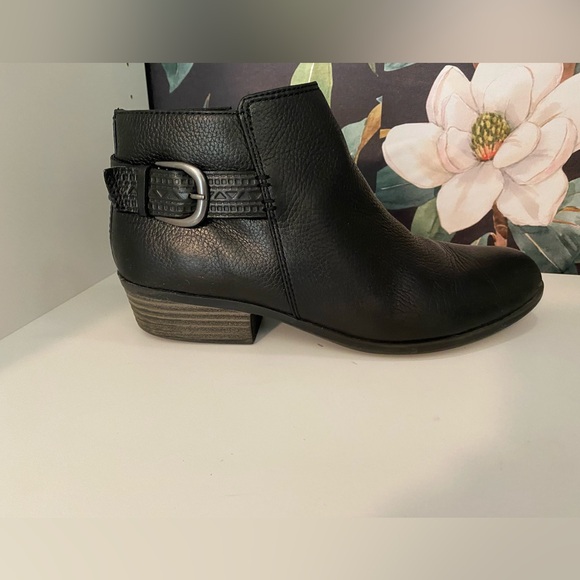 Clarks Addiy Kara black leather booties size 8.5 - Picture 12 of 14